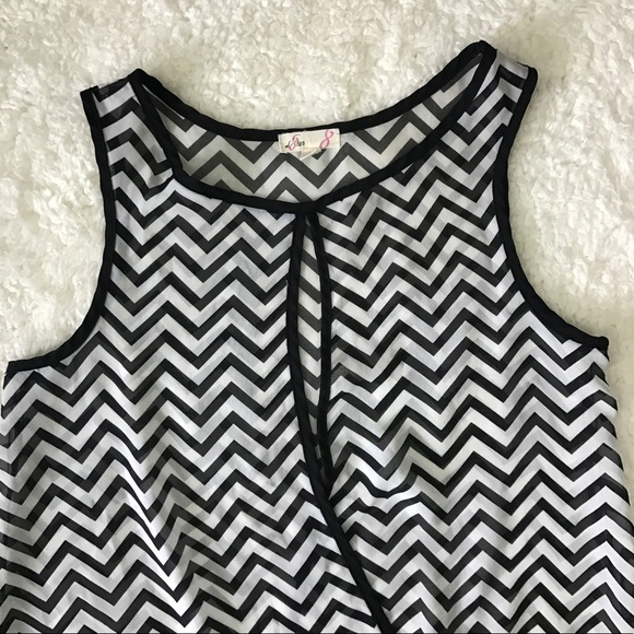 Open Front Chevron Top - Picture 3 of 6